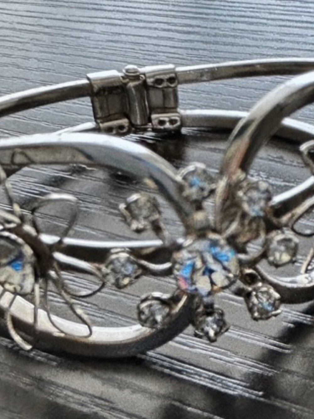 Vintage Silvertone Crystal Flower Hinged Bracelet